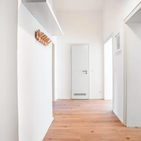 2 Bedroom - Terrasse - Wifi - Kaffee - Zentral - Ruhig - Business