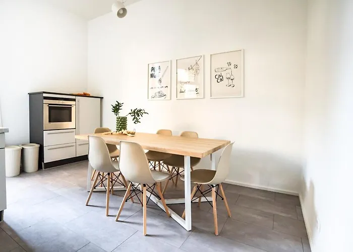 2 Bedroom - Terrasse - Wifi - Kaffee - Zentral - Ruhig - Business Apartament