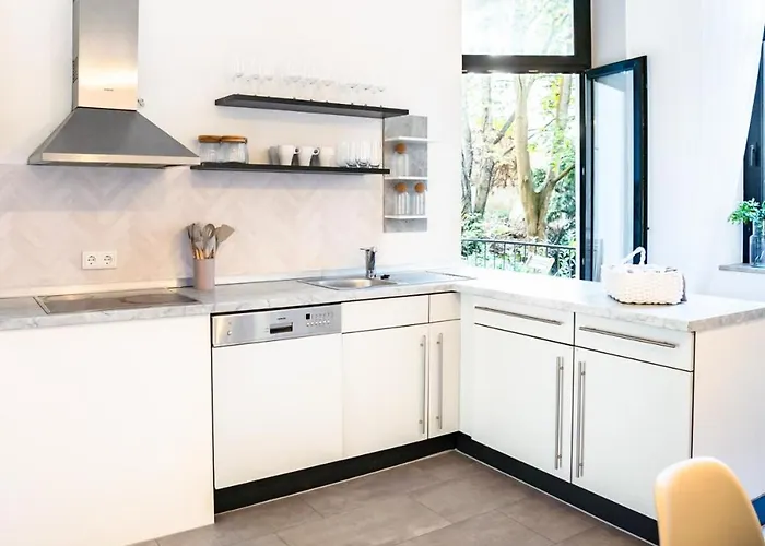 Apartament 2 Bedroom - Terrasse - Wifi - Kaffee - Zentral - Ruhig - Business