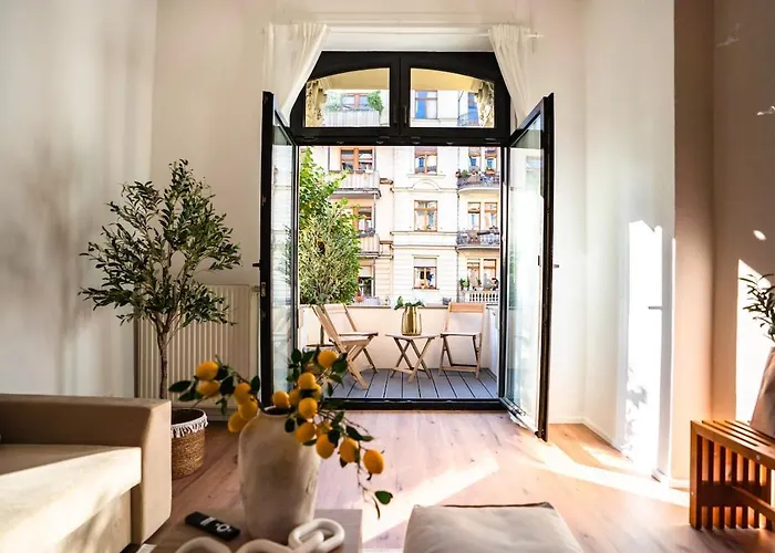 2 Bedroom - Terrasse - Wifi - Kaffee - Zentral - Ruhig - Business Apartament *