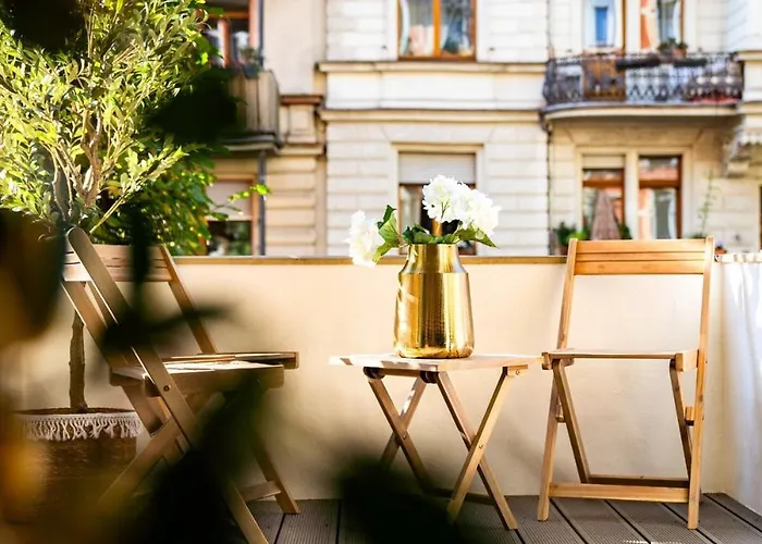 Apartament 2 Bedroom - Terrasse - Wifi - Kaffee - Zentral - Ruhig - Business *